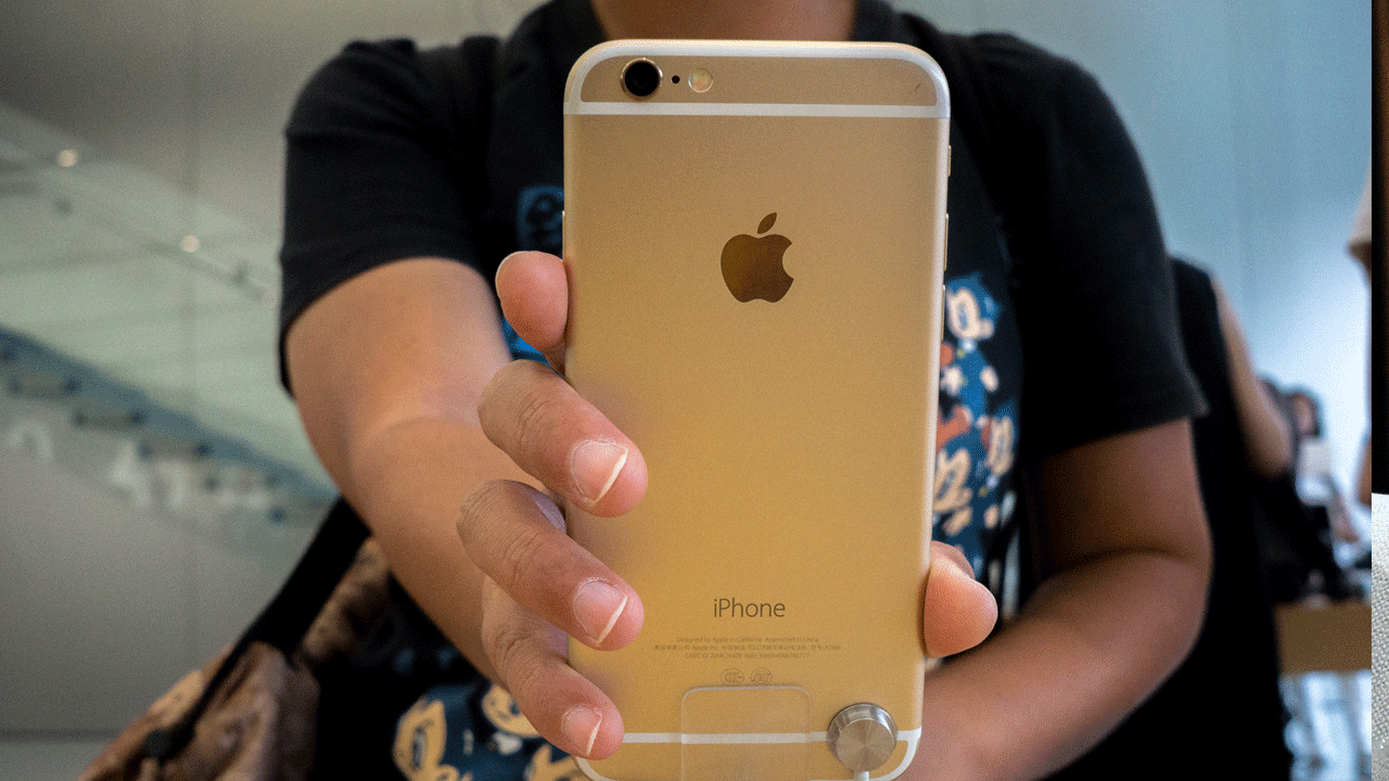 Here’s Why Intel Could Risk Losing Its iPhone Business