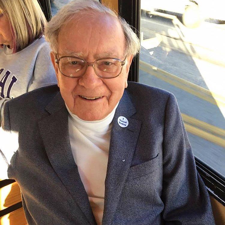 Watch Warren Buffett Giving Voters a Ride to the Polls
