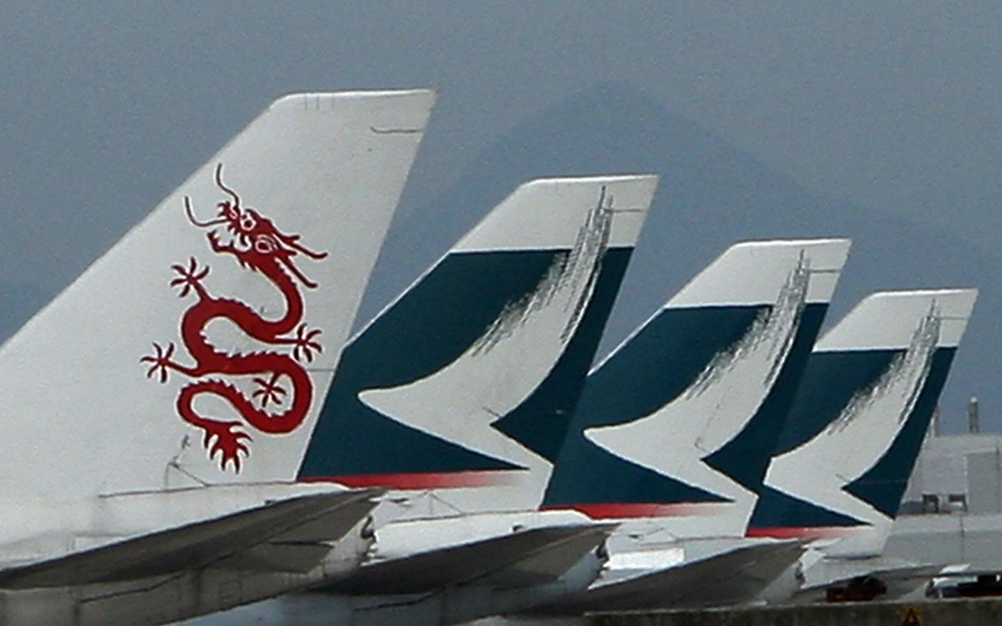 Dragon air (L) and Cathay Pacific planes