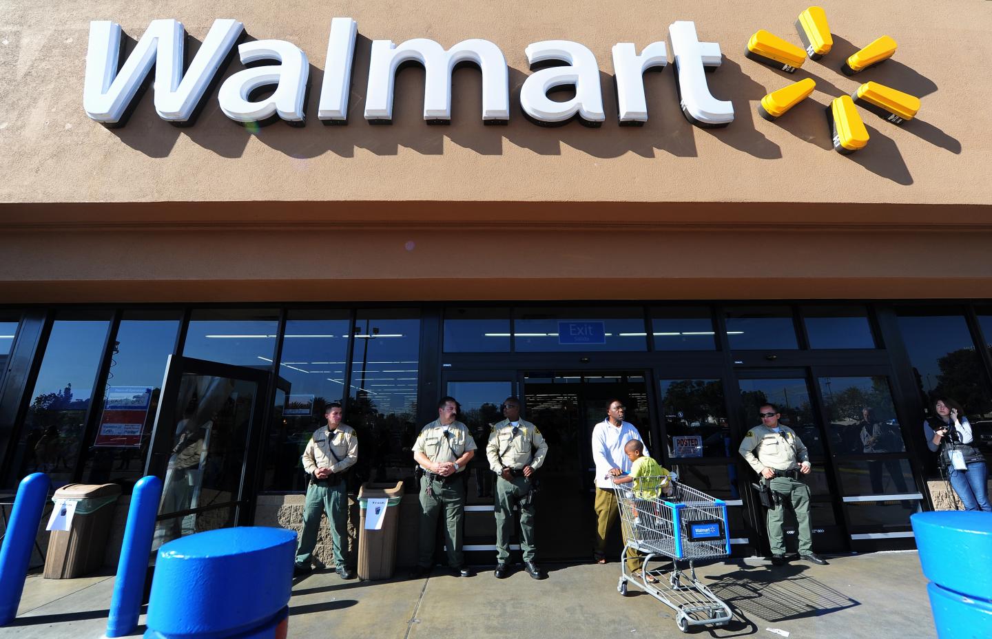 US-RETAIL-BLACKFRIDAY-WALMART-PROTEST