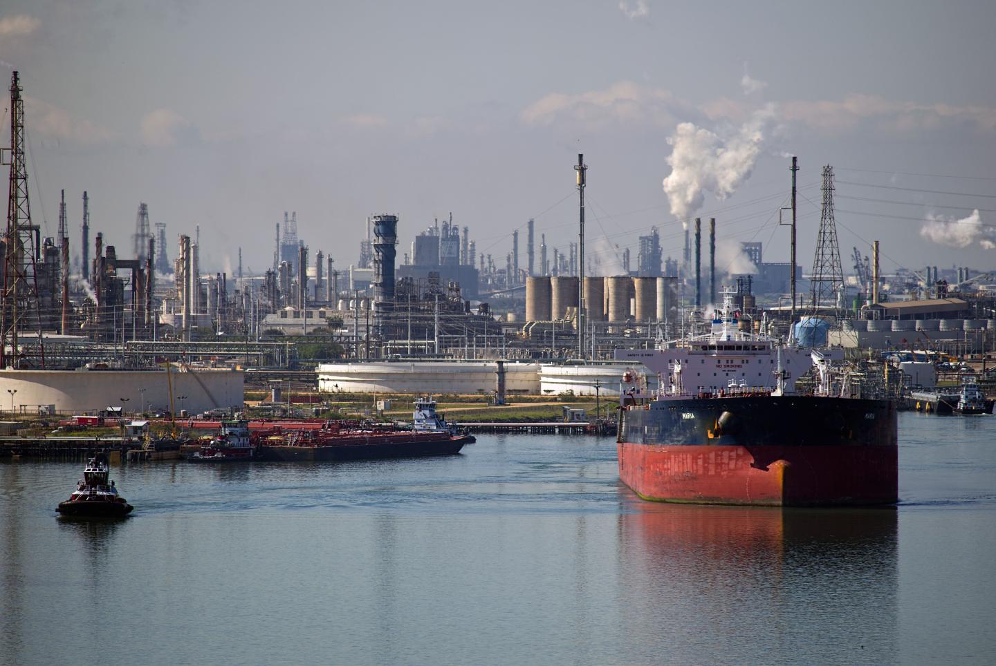 Views Of Tankers &amp; Refineries As Oil Trades Near 12-Year Low