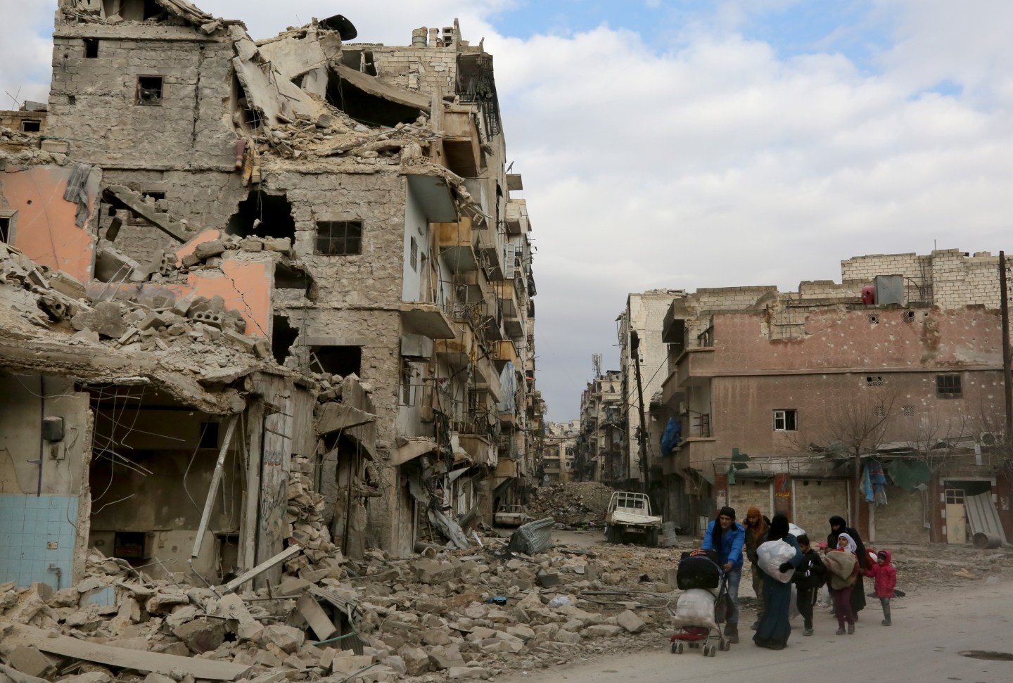 Evacuation of civilians in Aleppo