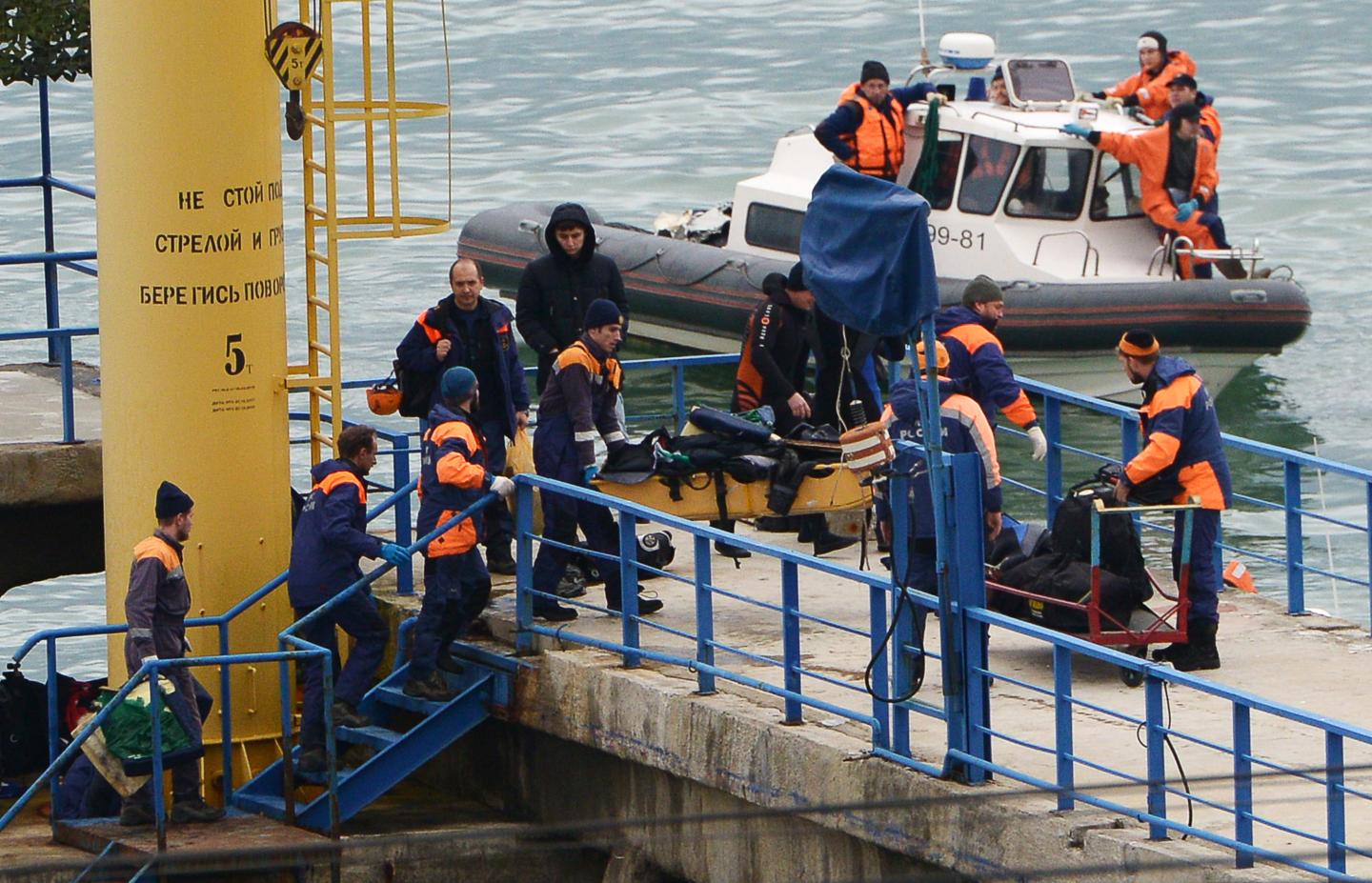 Search and rescue operation at crash site of Russian Defense Ministry's Tupolev Tu-154 plane