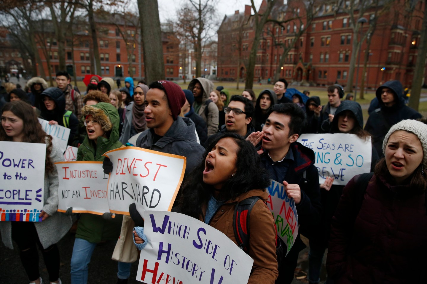 Harvard Students Rally Before Delivering Letter To University President