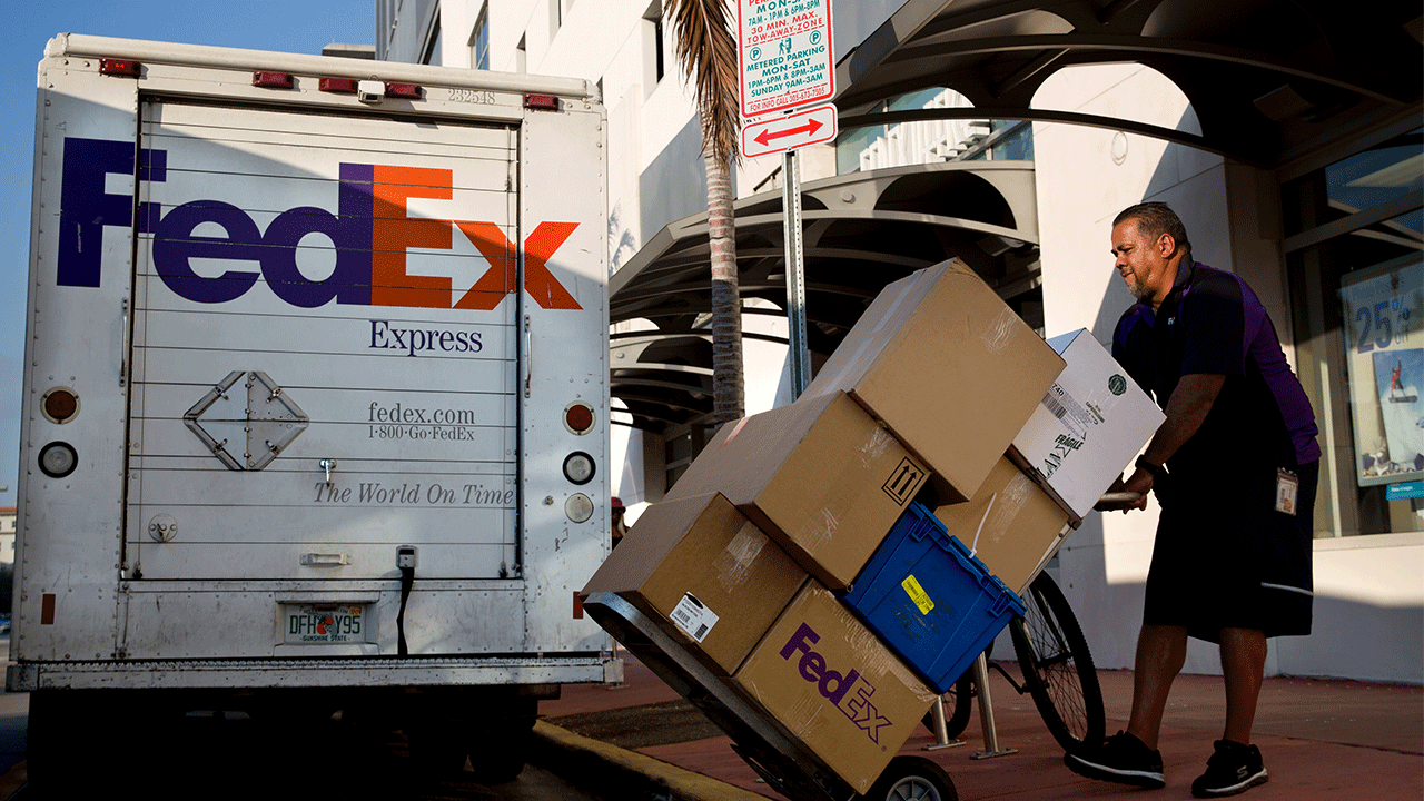 FedEx Will Keep NRA Discounts Despite Calls for Boycott