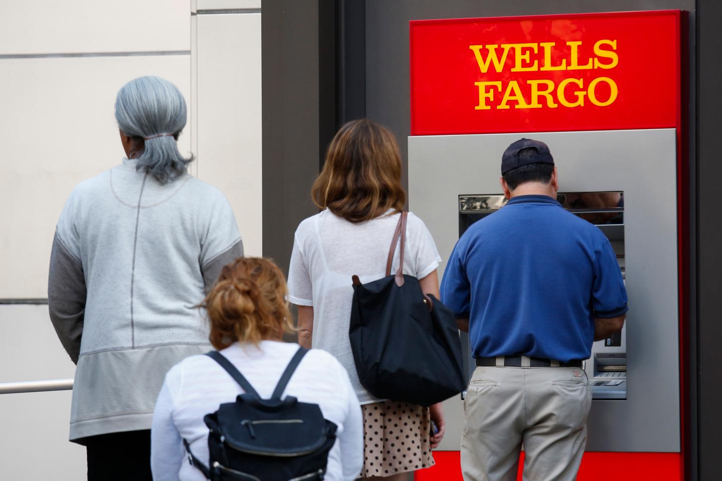 JPMorgan Chase &amp; Co. And Wells Fargo &amp; Co. Bank Branches Ahead Of Earnings