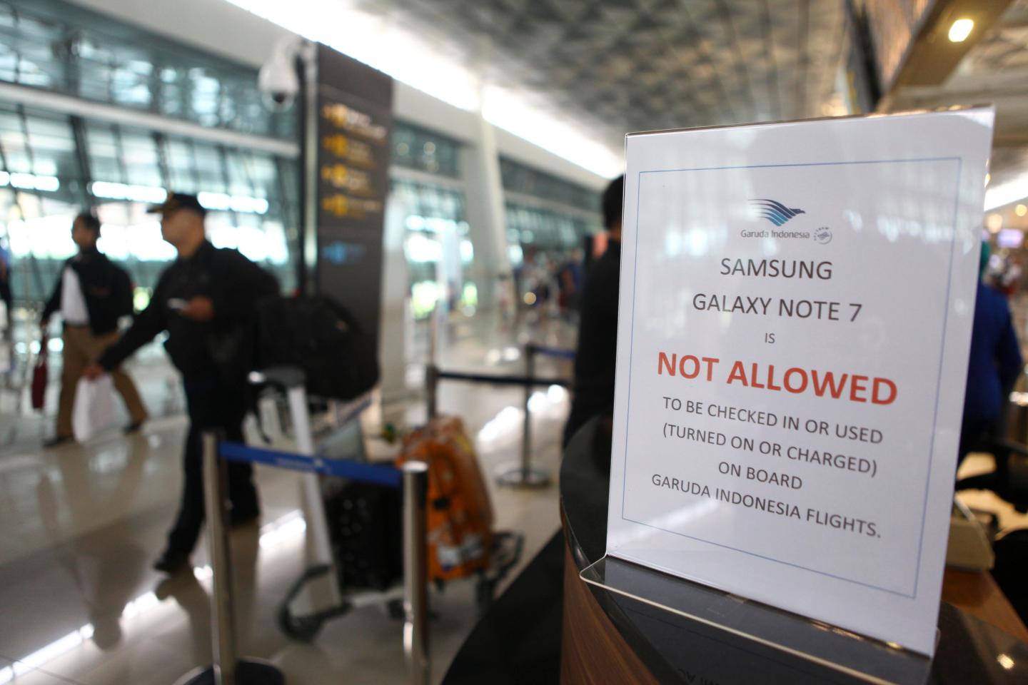 Airlines Ban Samsung Galaxy Note 7 On Flights In Indonesia