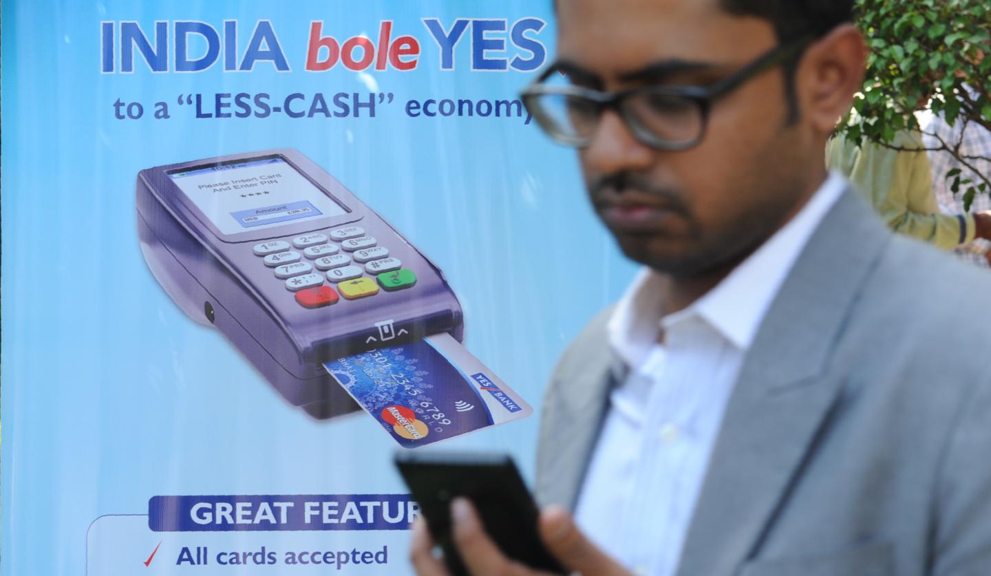 INDIA-ECONOMY-CURRENCY-POLITICS