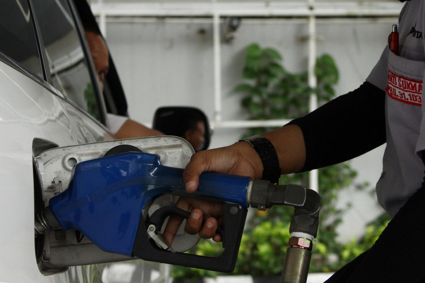 Indonesian government raising fuel price