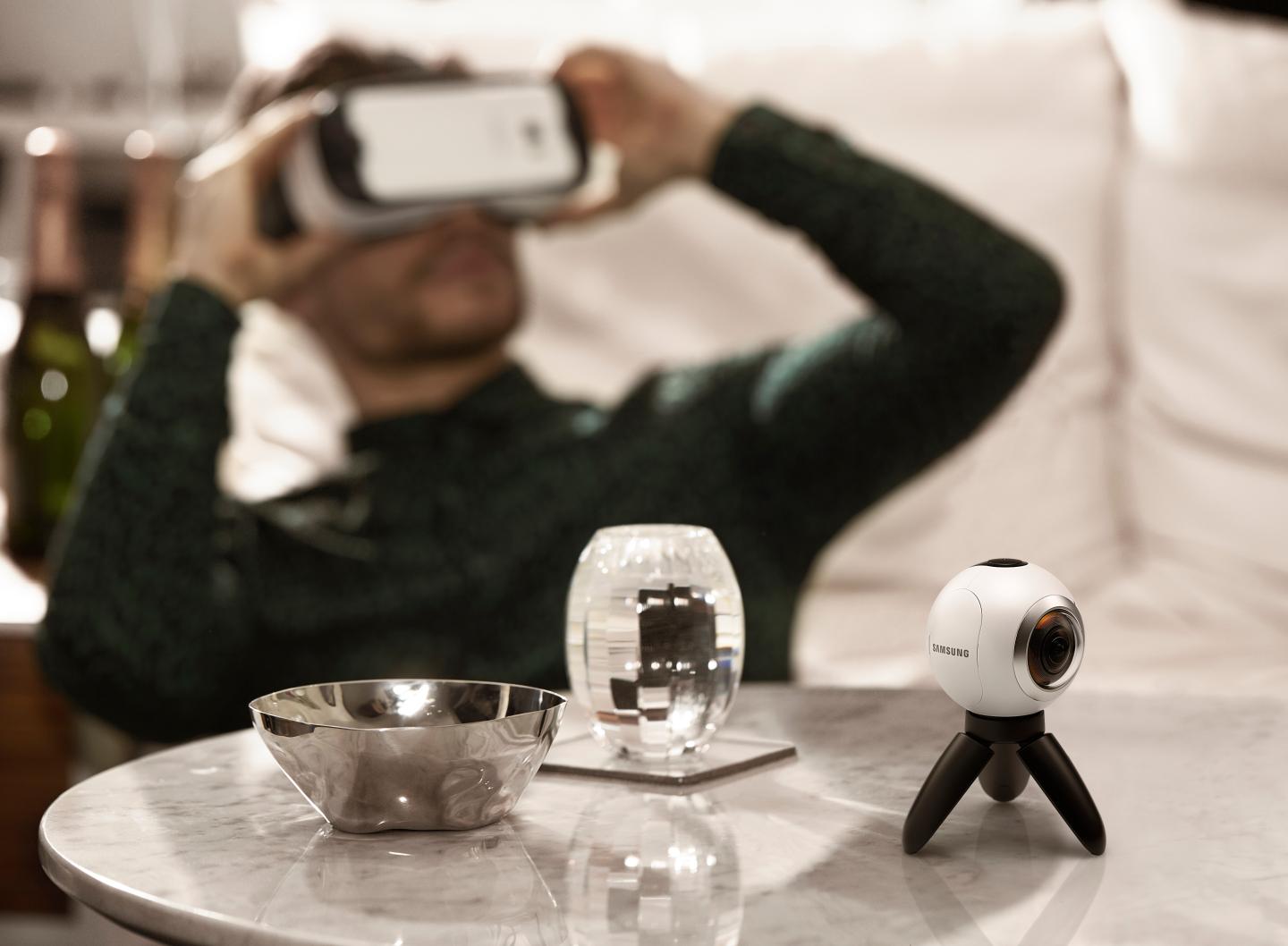 Facebook Wants You to Livestream Your Virtual Reality Gaming