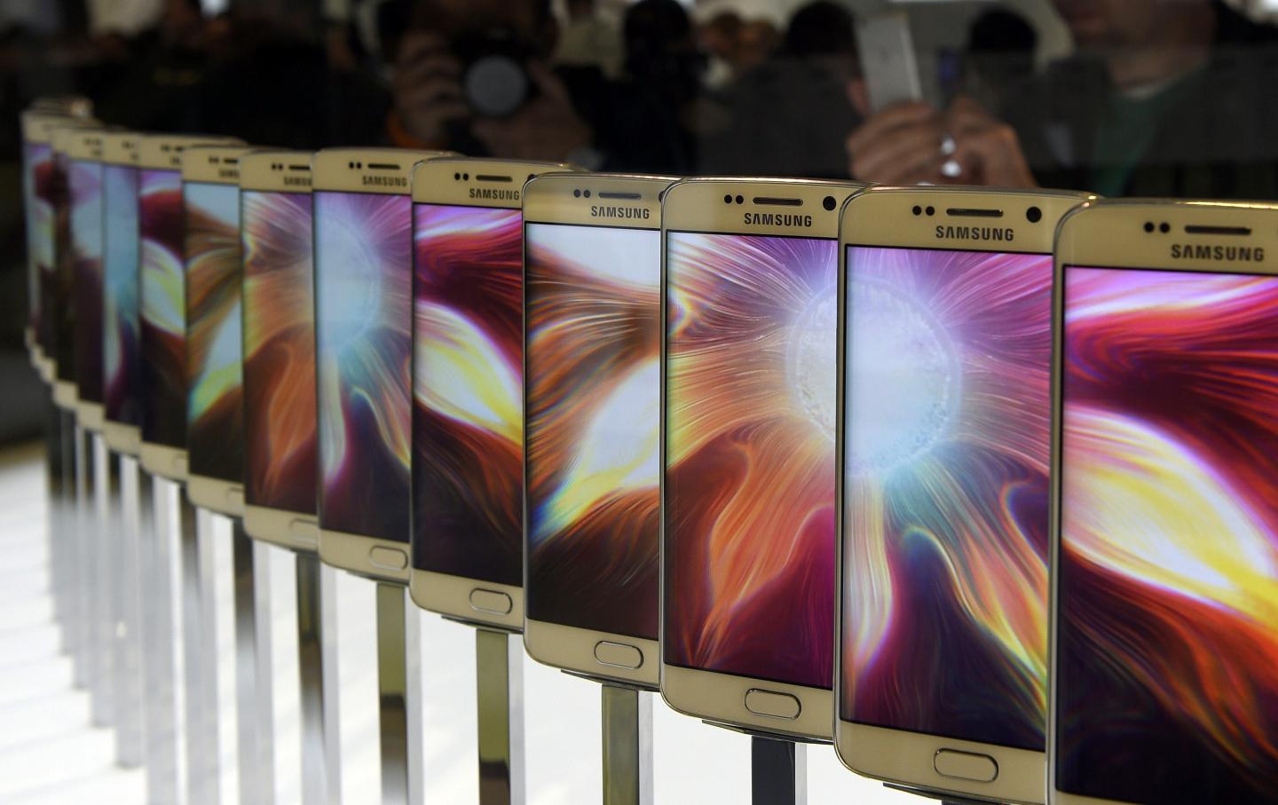 SPAIN-TELECOM-MOBILE-WORLD-CONGRESS-SAMSUNG