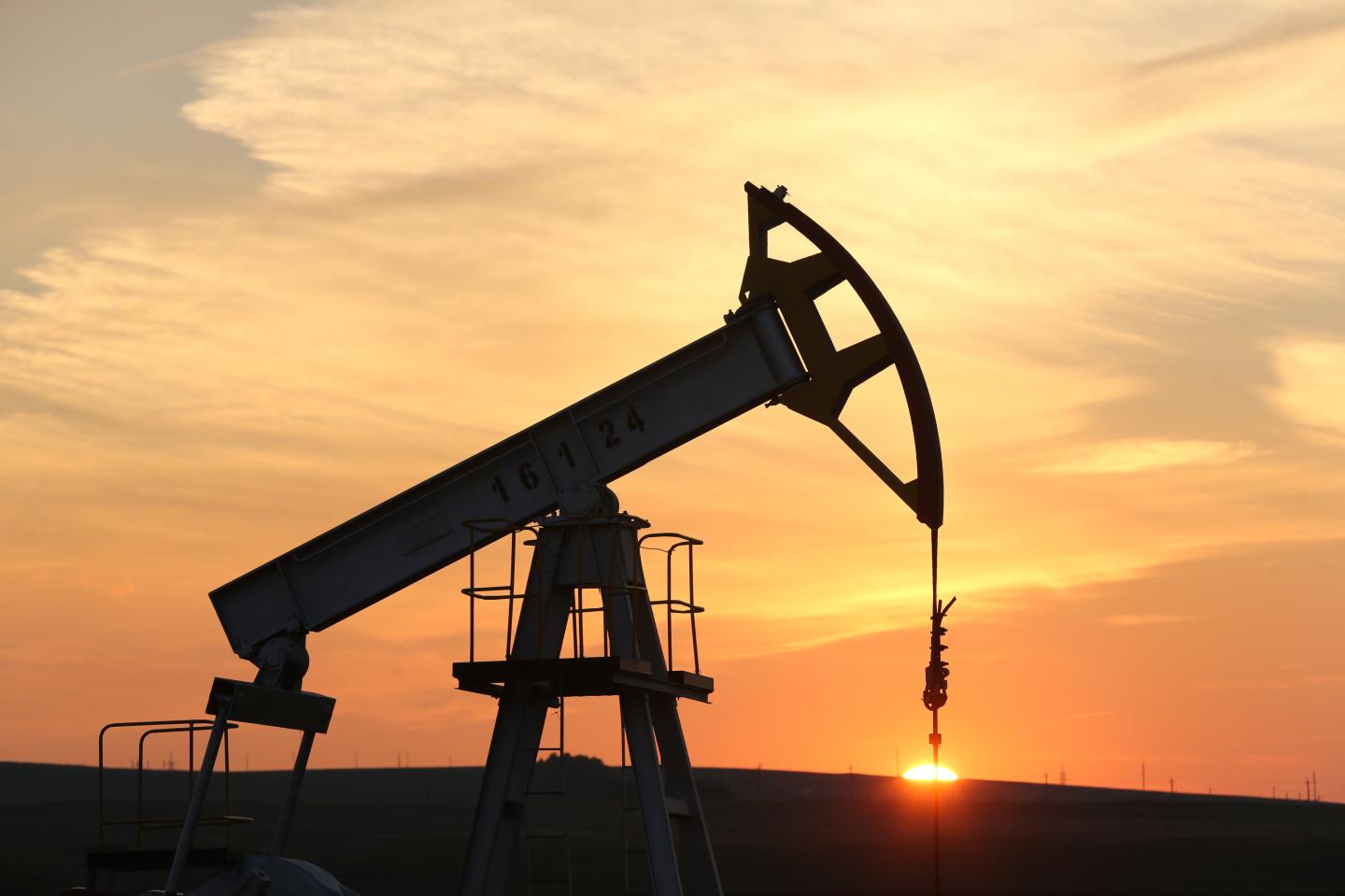 All Drill, No Pump: Oil Producers Are Leaving Thousands of U.S. Wells Unfinished