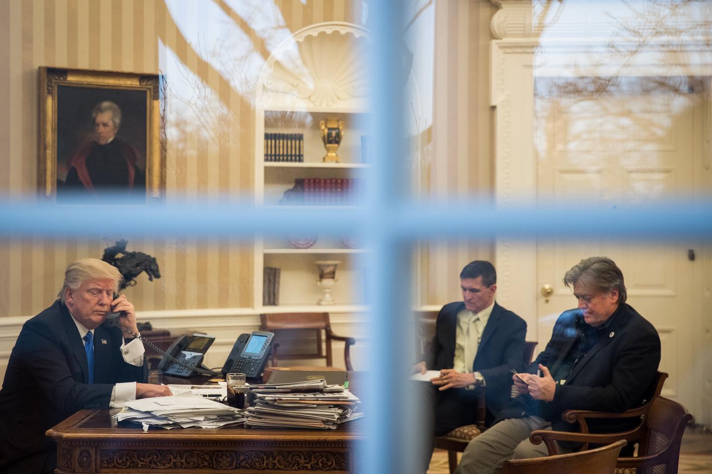Donald Trump Speaks With Australian PM Turnbull From The White House