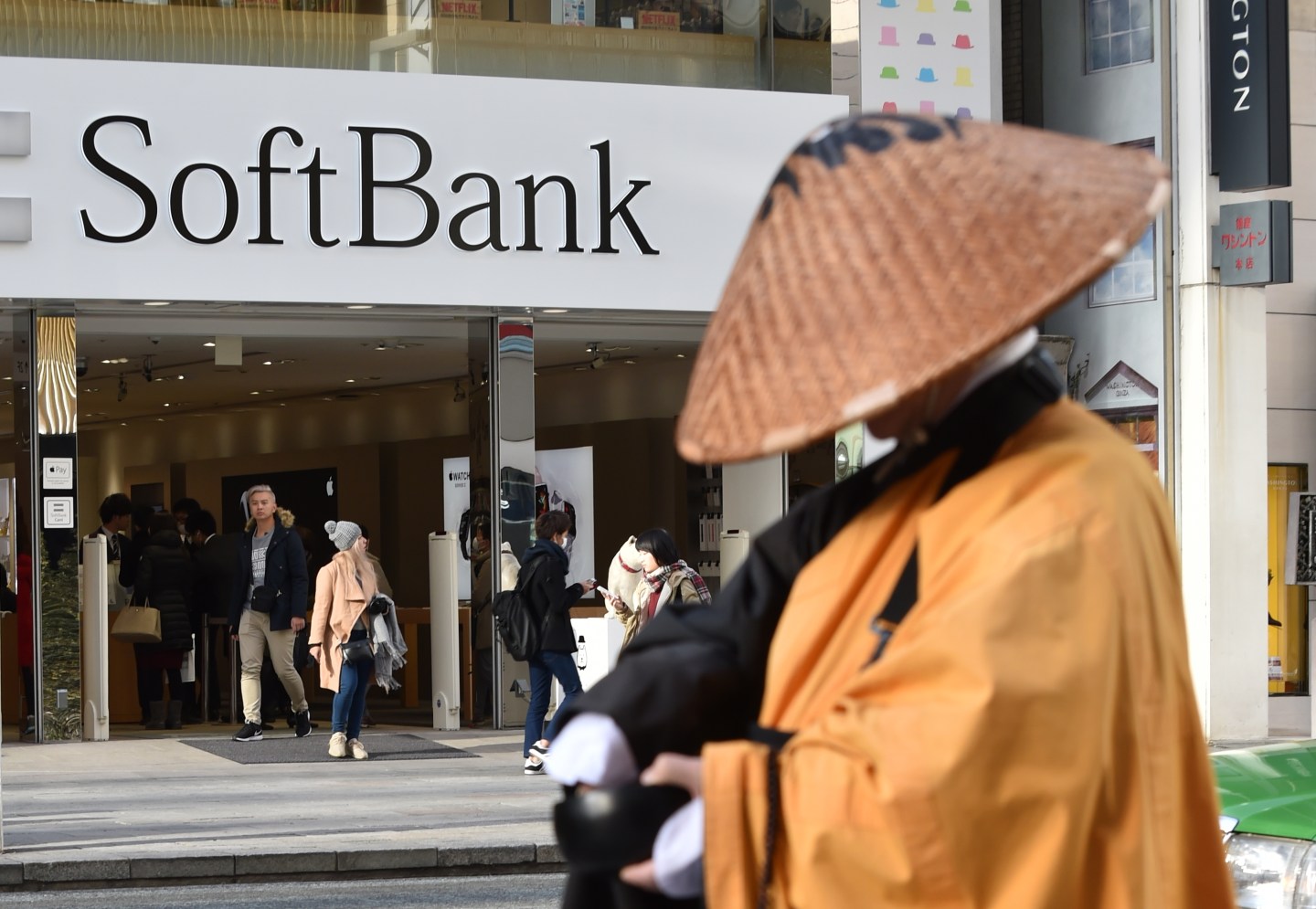 JAPAN-COMPANY-SOFTBANK-EARNINGS