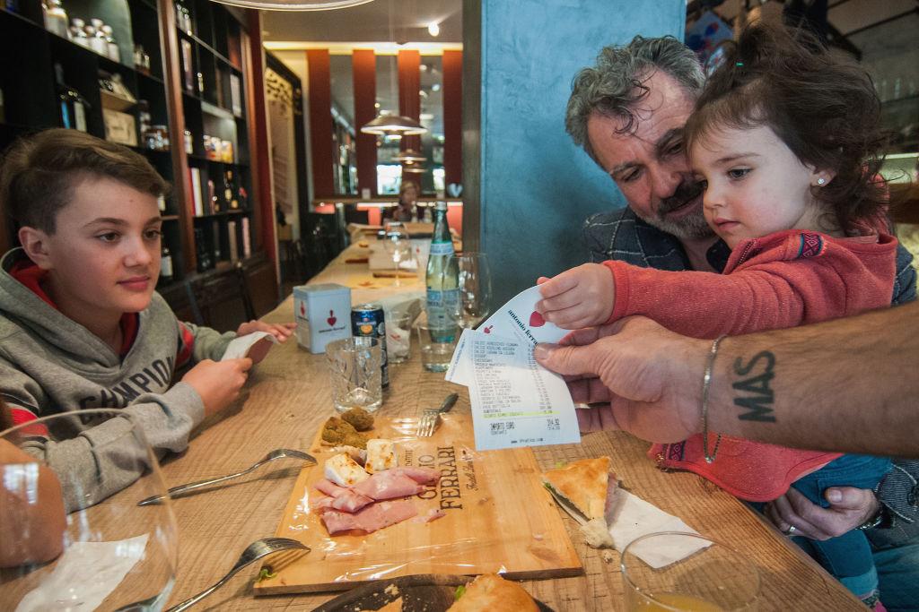 This Italian Restaurant Is Giving Discounts to Families with Well-Behaved Kids