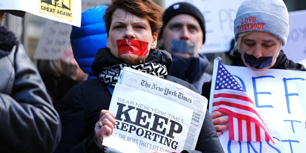 Press Protest Protesters in Support of Press Freedom: 'It's a New York Tradition ...