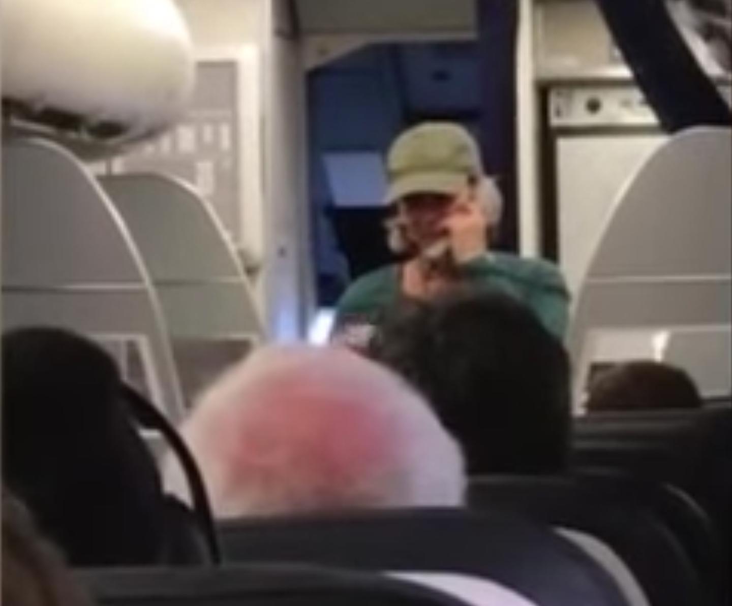 United Pilot Removed From Plane After Bizarre Rant About Donald Trump and Her Divorce