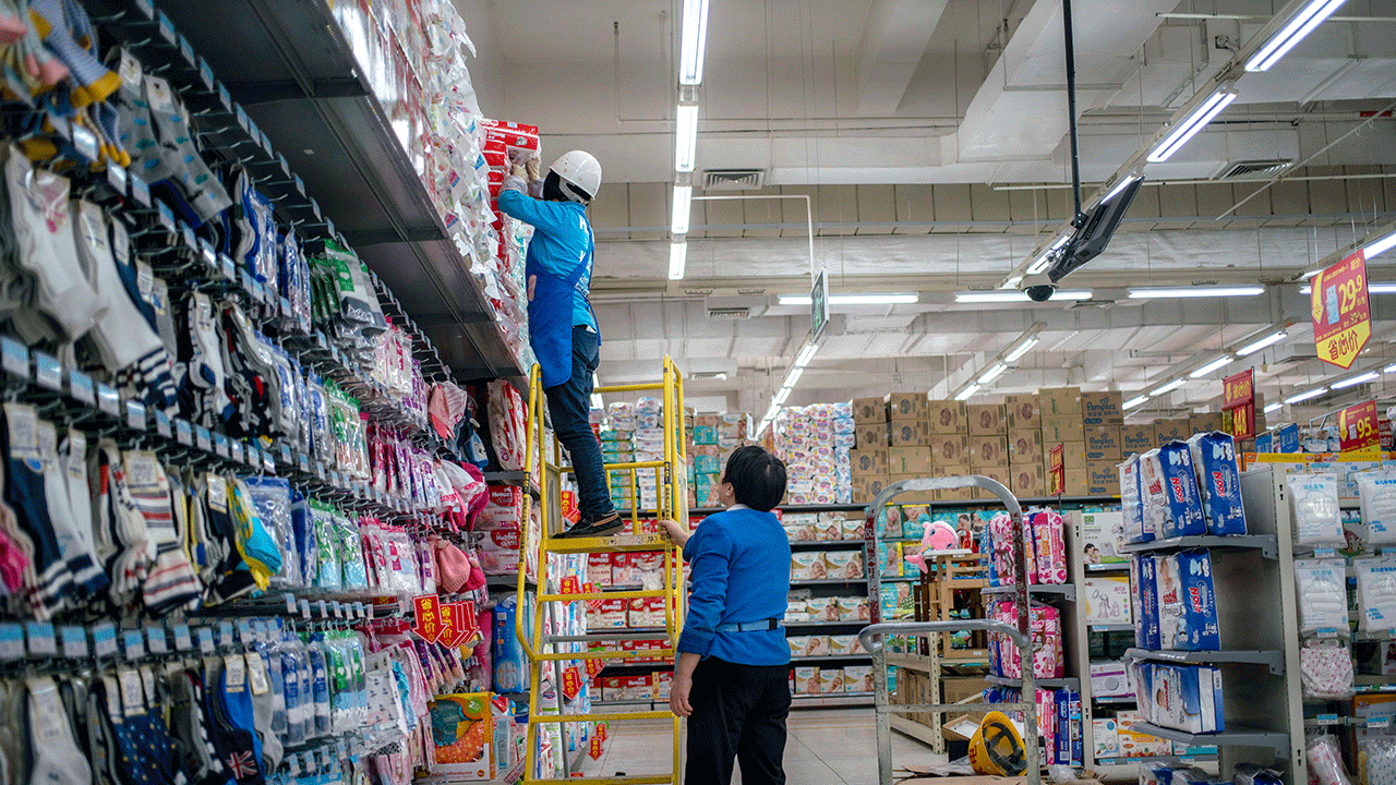 Walmart’s U.S. Online Sales Rise 63%