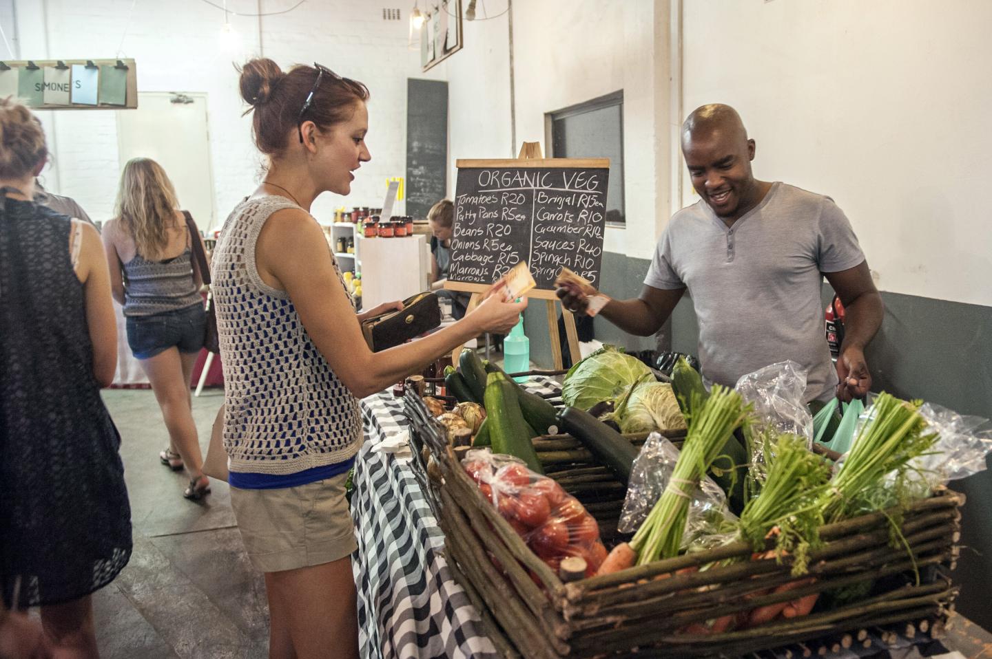 SAFRICA-LIFESTYLE-MARKETS-FOOD-JOHANNESBURG
