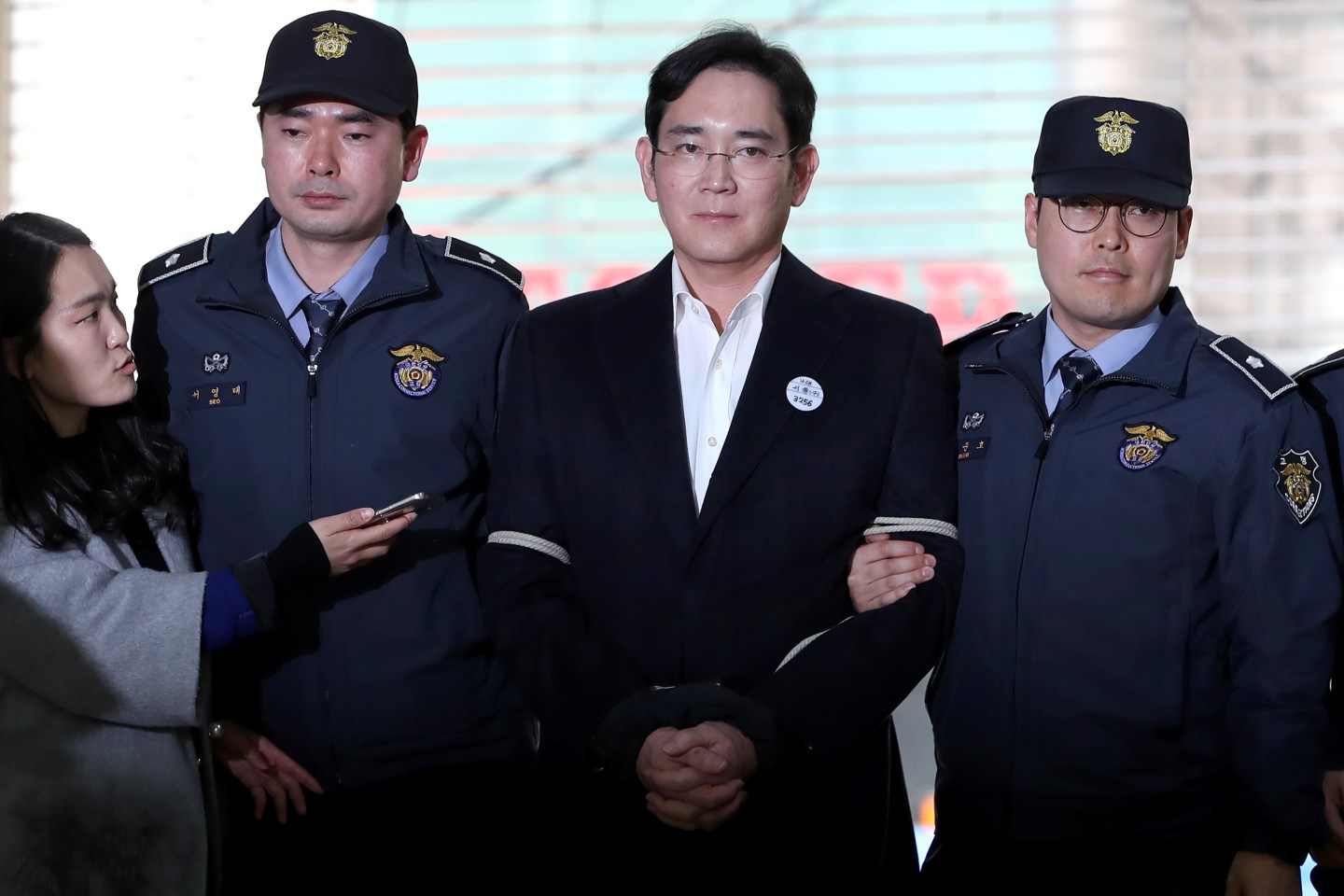 Samsung Vice Chairman Jay Y. Lee Summoned to Special Prosectuor's Office After Arrested On Bribery Allegations