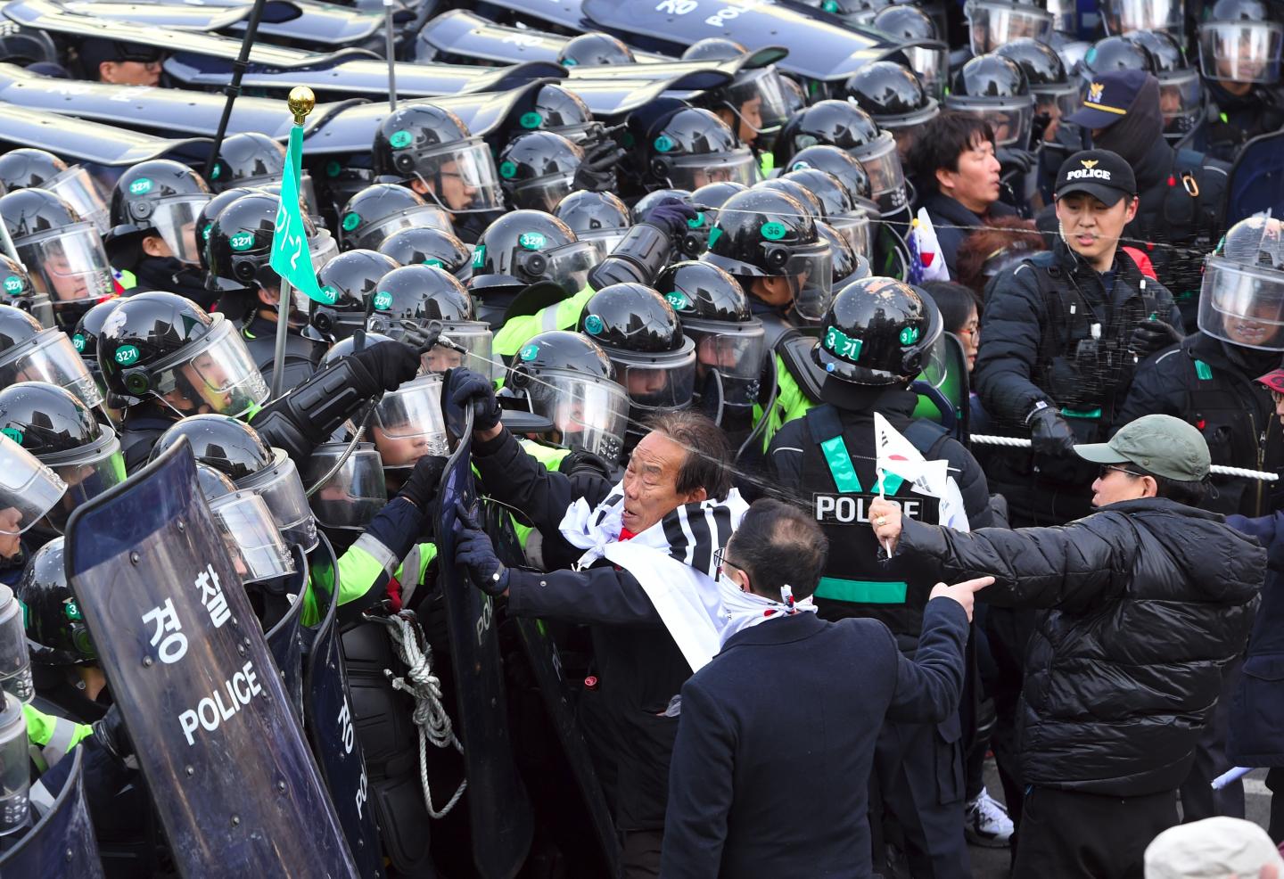 SKorea-politics-court