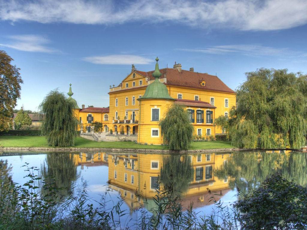 10 Castles You Can Vacation In