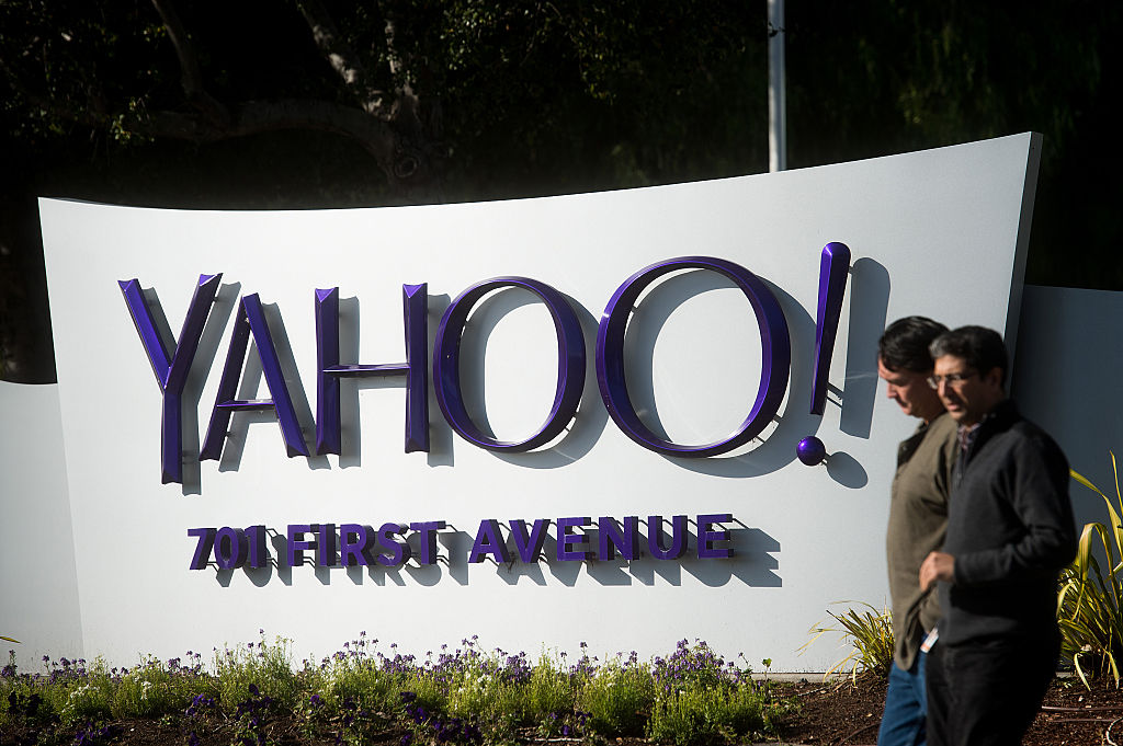 Yahoo Said to Propose Job Cuts as Part of Mayer's Revival Plan