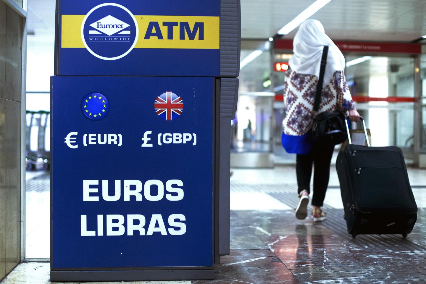 General Economy As Spaniards Raise Toast To Recovery