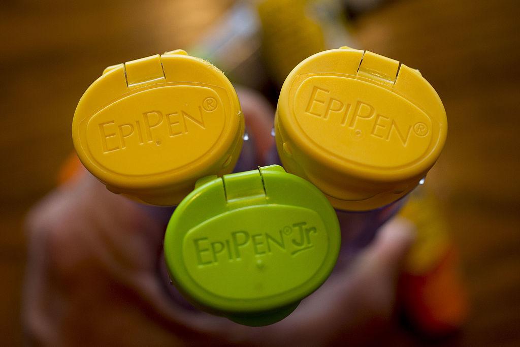 Mylan NVs EpiPen Product Illustrations As Company's Move to Curb EpiPen Costs Blasted as PR Fix by Congress