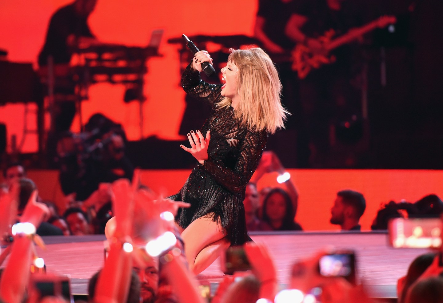2017 DIRECTV NOW Super Saturday Night Concert In Houston - Taylor Swift Performance