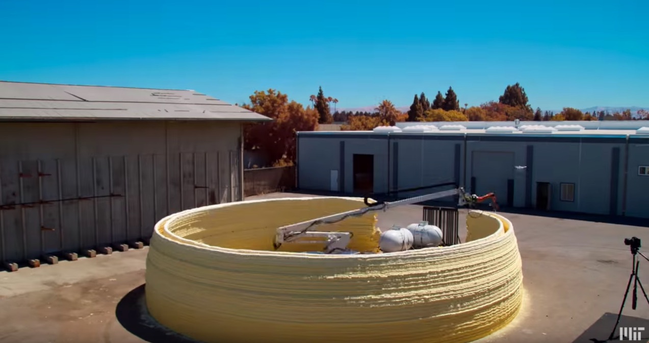 MIT's 3D-printing robot.