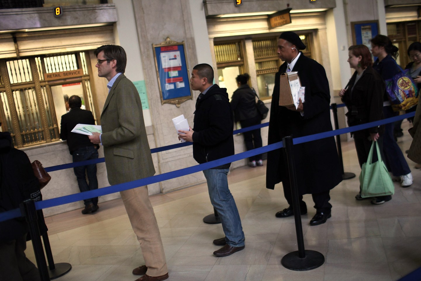 Last-Minute Tax Filers Submit Returns At 11th Hour