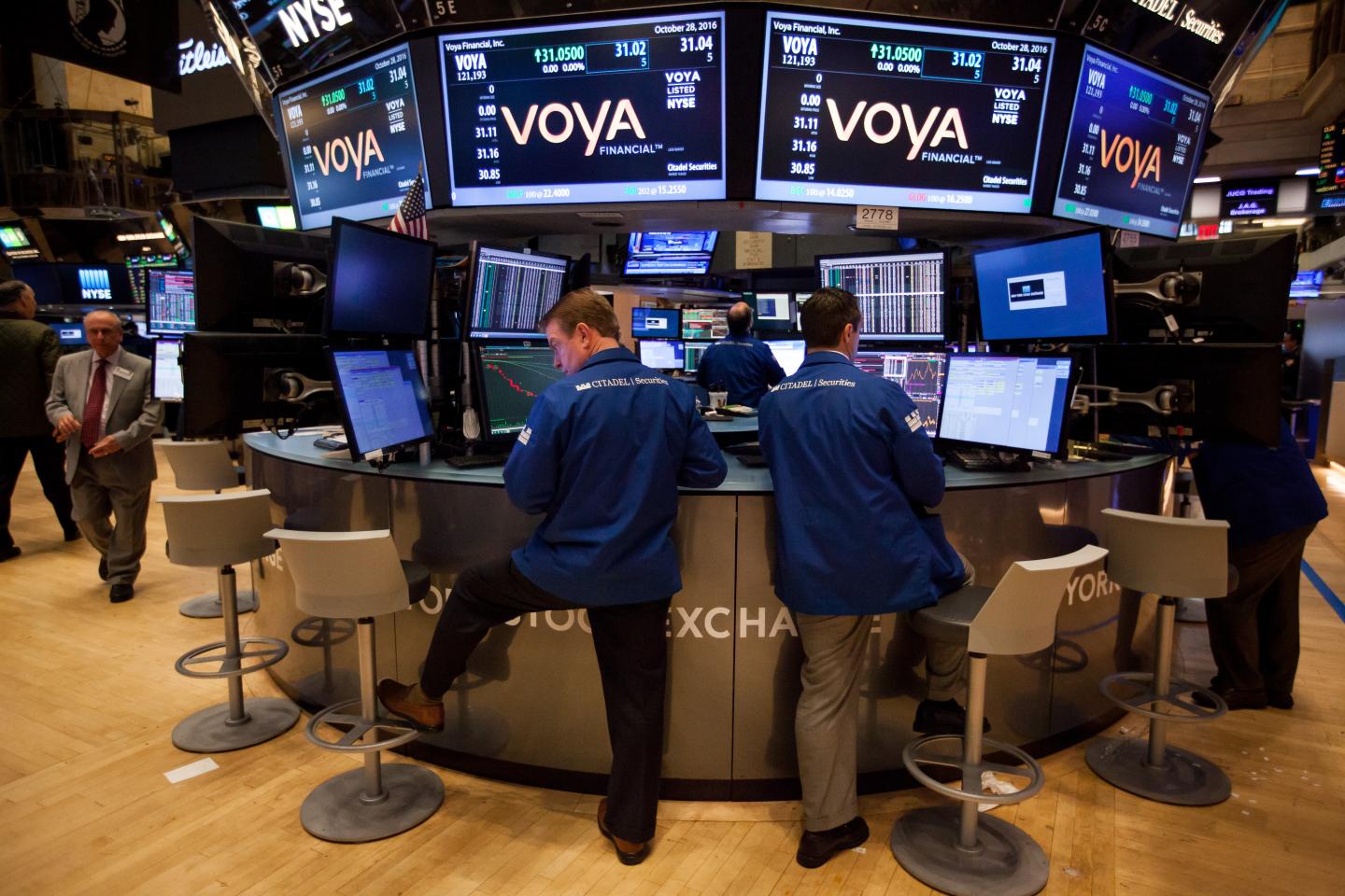 Trading On The Floor Of The NYSE As U.S. Stocks Slide After FBI Reopens Probe Into Clinton Emails
