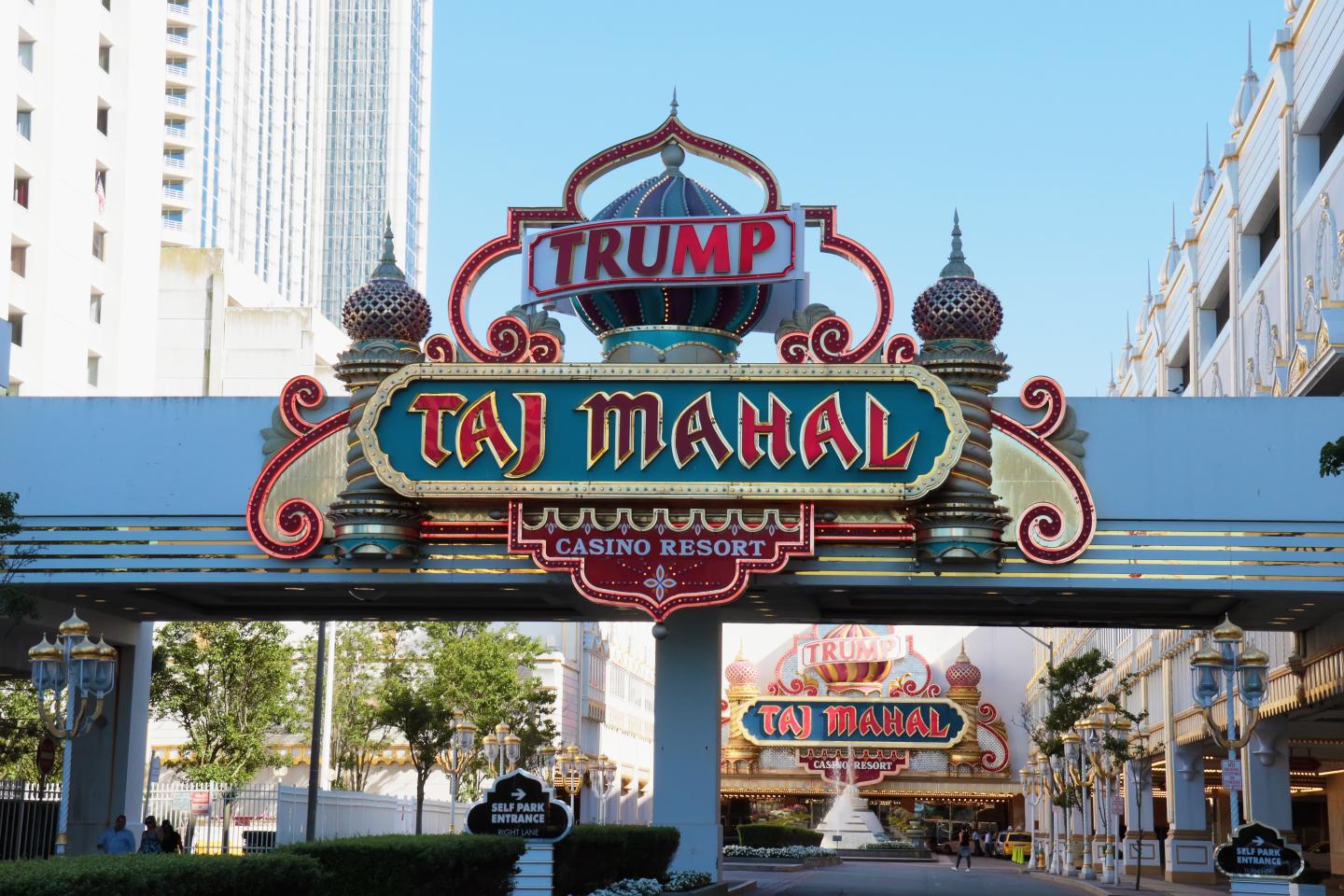 Trump Taj Mahal Announces Closure At The End Of 2016 Summer Season