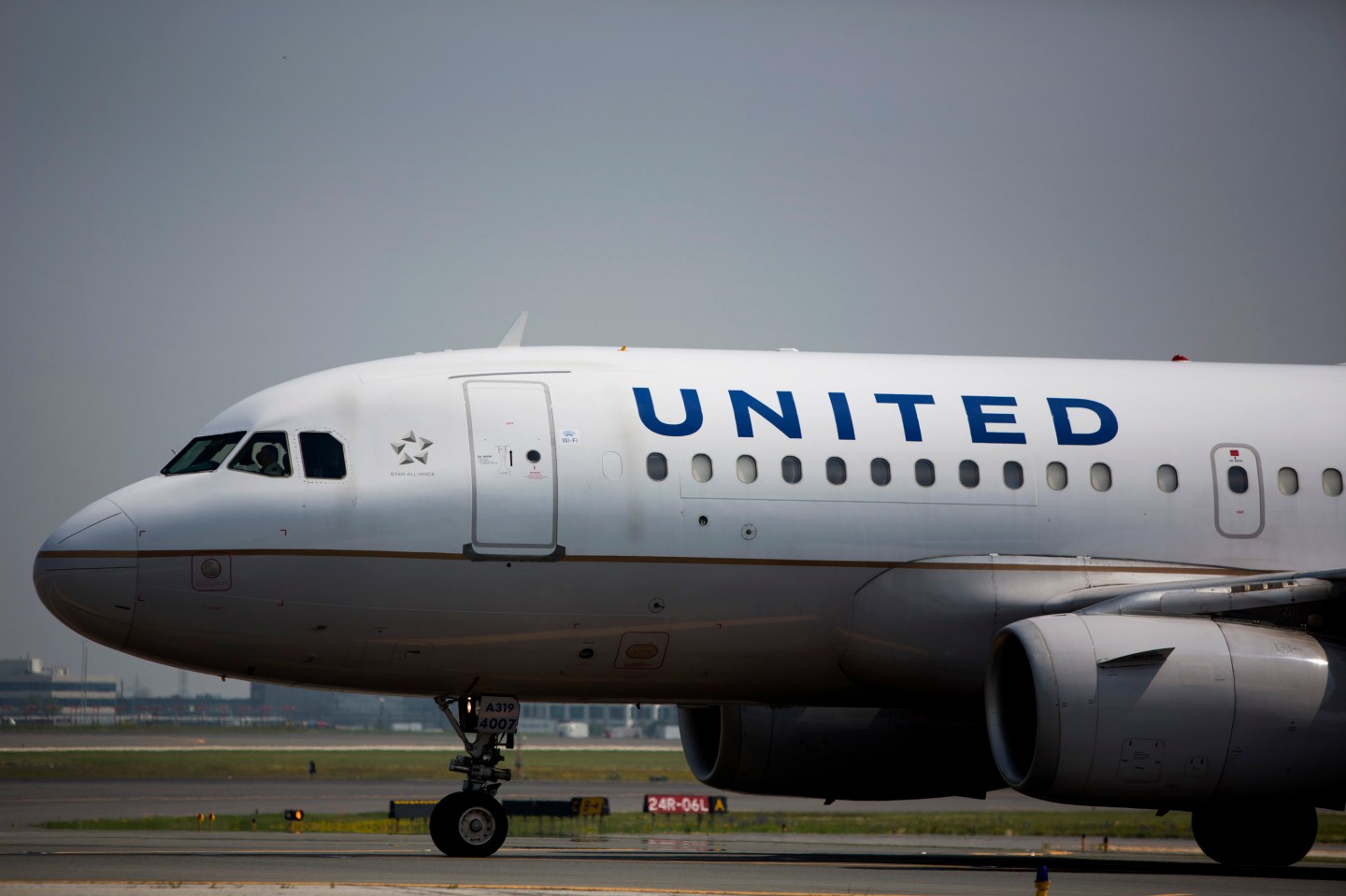 Views From Toronto Pearson Airport As Air Canada Faces 2013 Fare Pressure
