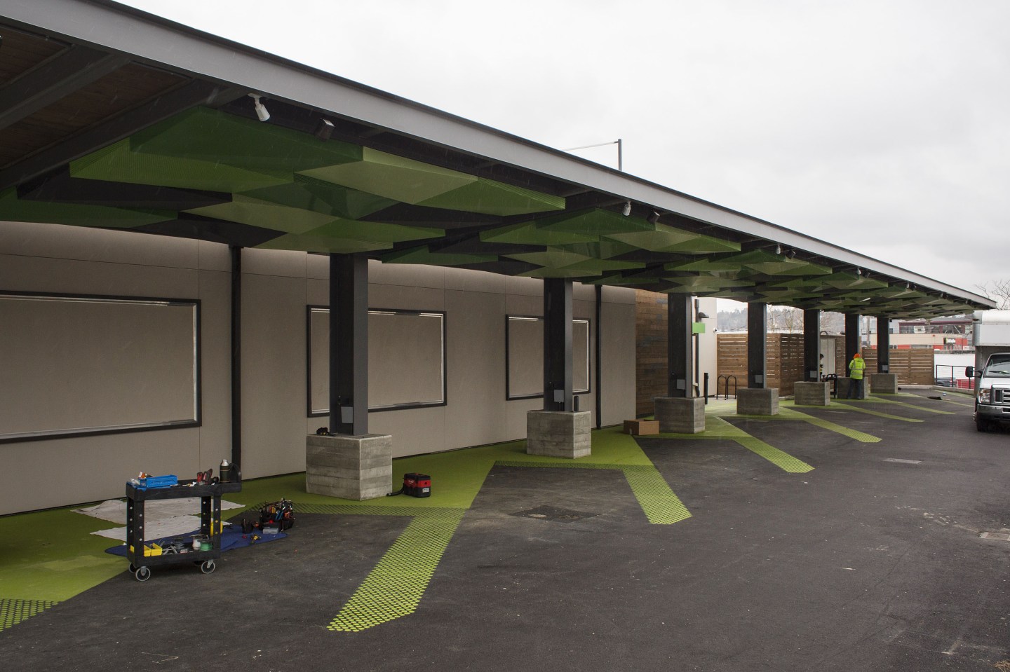 amazon-fresh-seattle-grocery-store-drive-up