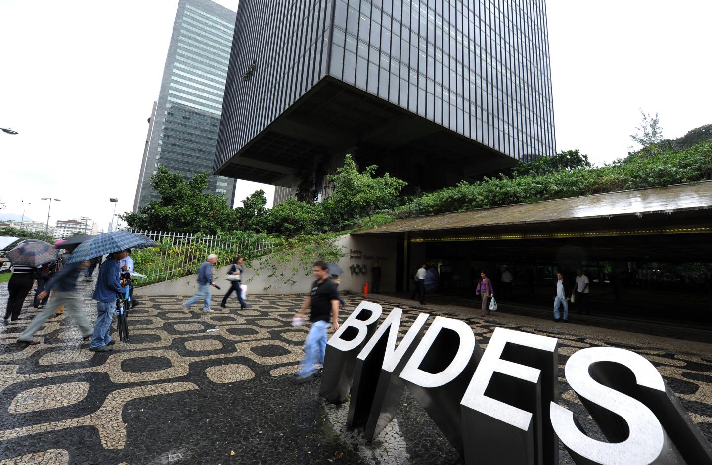 The main entrance to the state-owned Bra