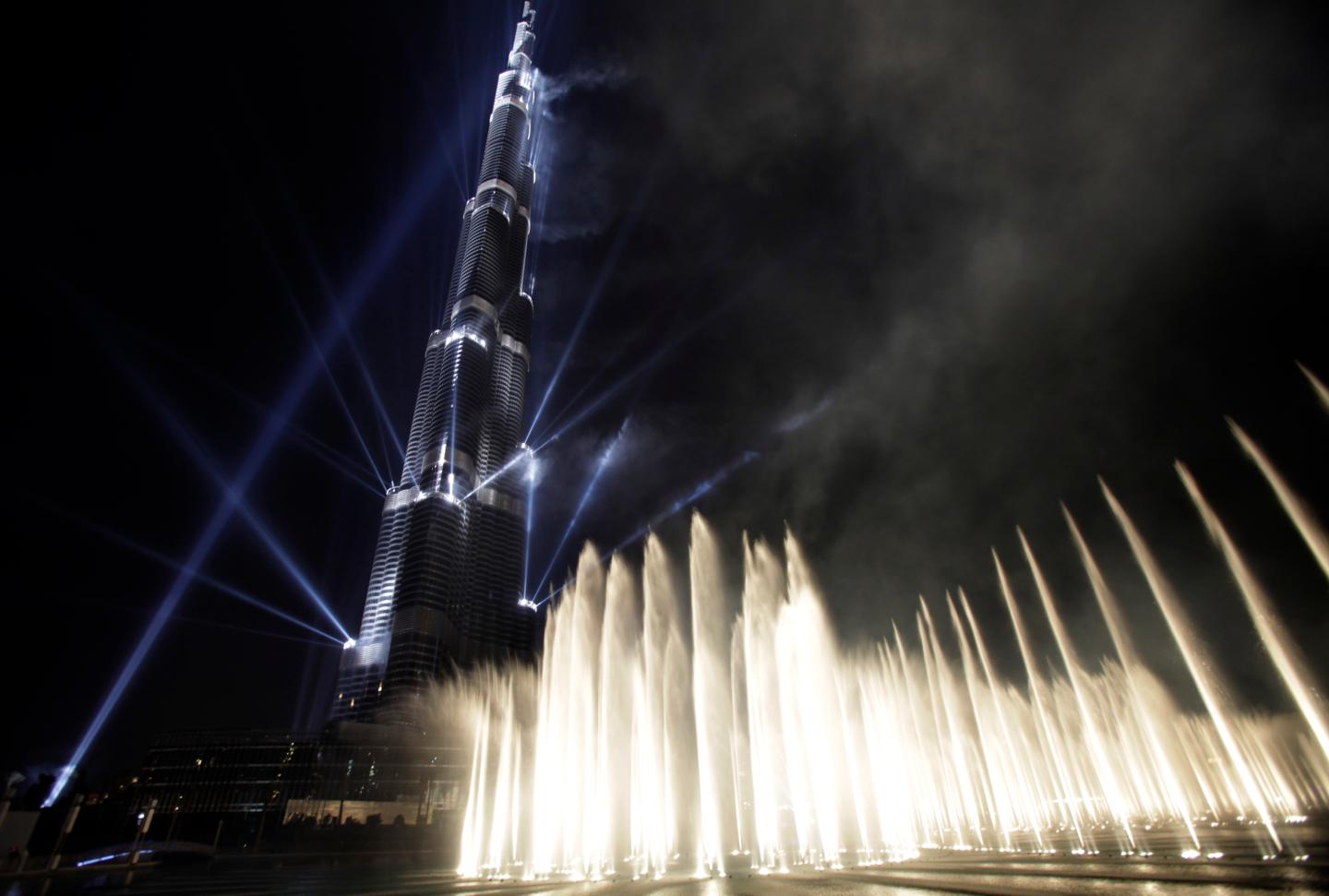 The World's Tallest Building The Burj Khalifa