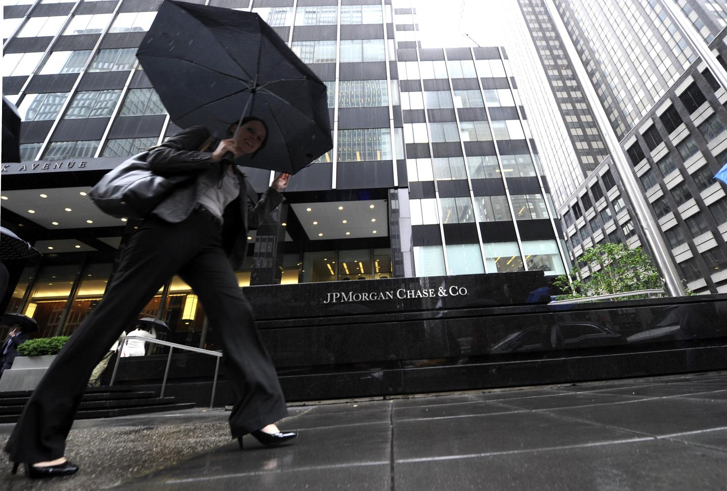 What Trump’s Idea to Break Up Big Banks Could Mean for Average Americans