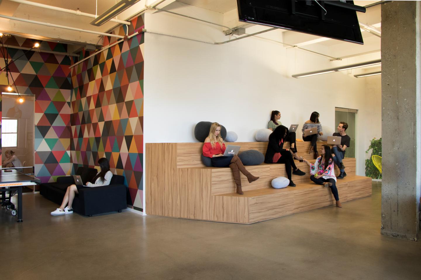 3 Things Women Should Look For in a New Company