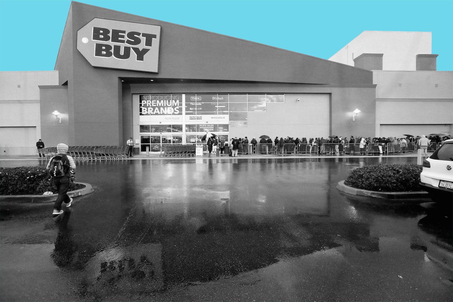 Retailers Open On Thanksgiving Evening, Starting Black Friday Sales Early