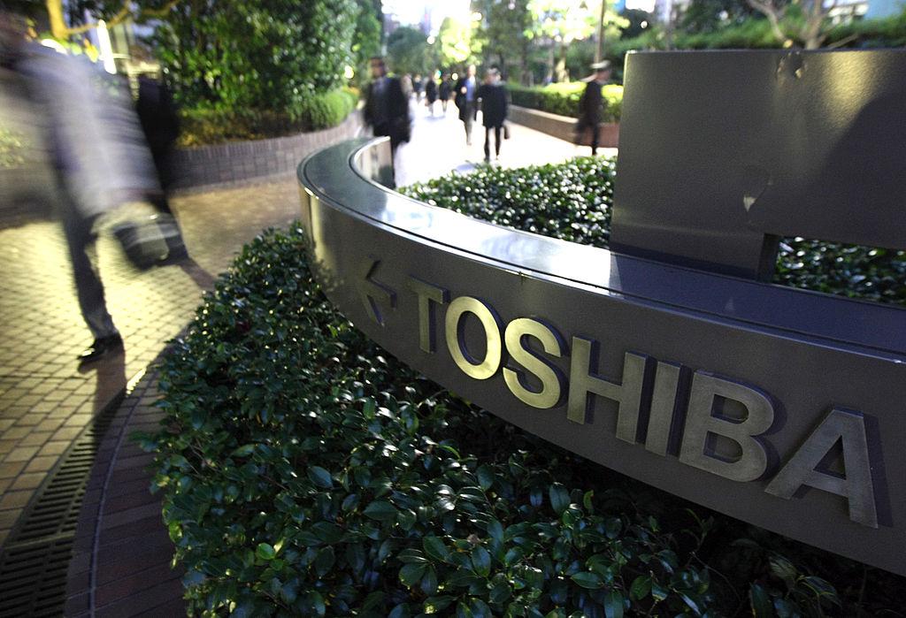 Toshiba To Sell Chip Plant To Sony, Outsource Output To Samsung