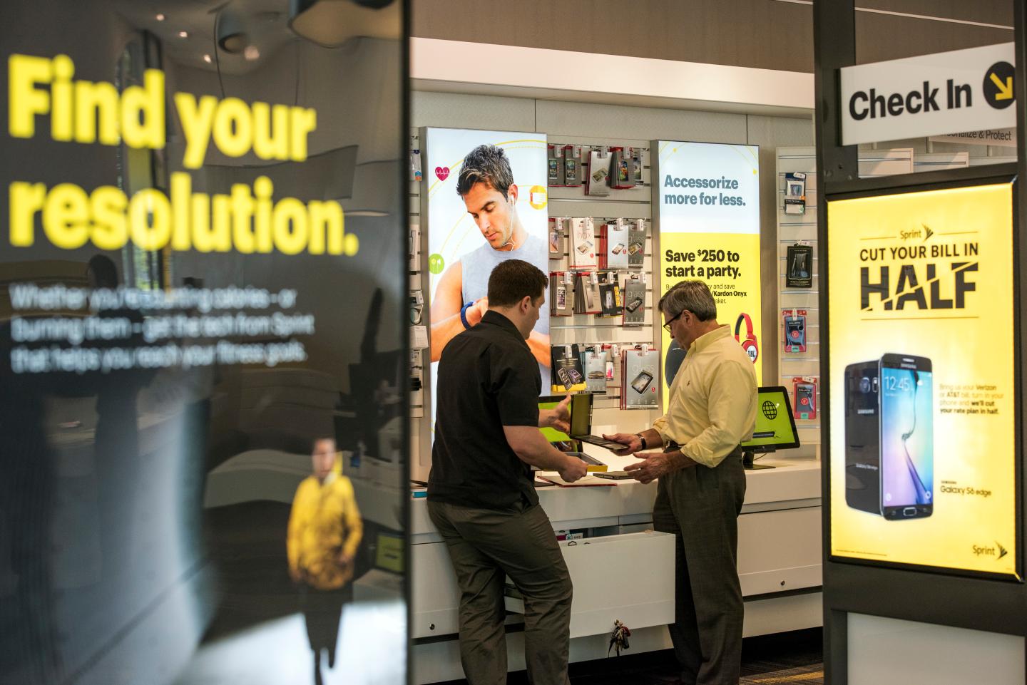 A Sprint Corp. Store Ahead Of Earnings Figures