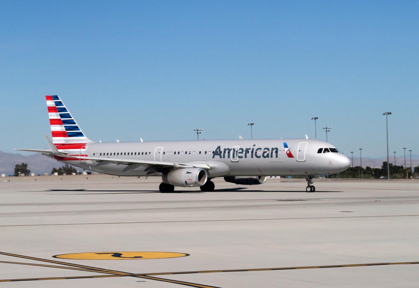 US-AIRPORT-PLANE