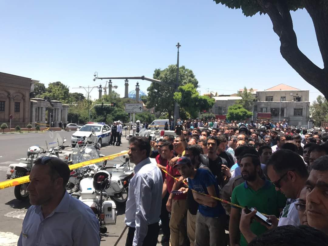 Attacks at Iranian parliament, Khomeini shrine