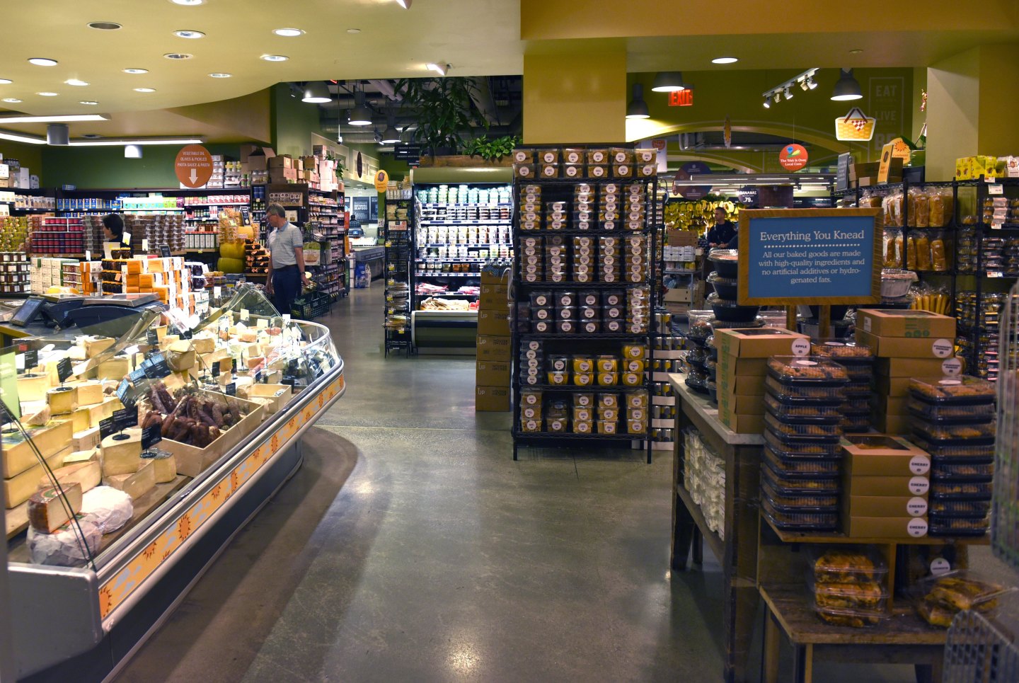 US-AMAZON-WHOLEFOODS-MERGER-RETAIL-FOOD-ECOMMERCE