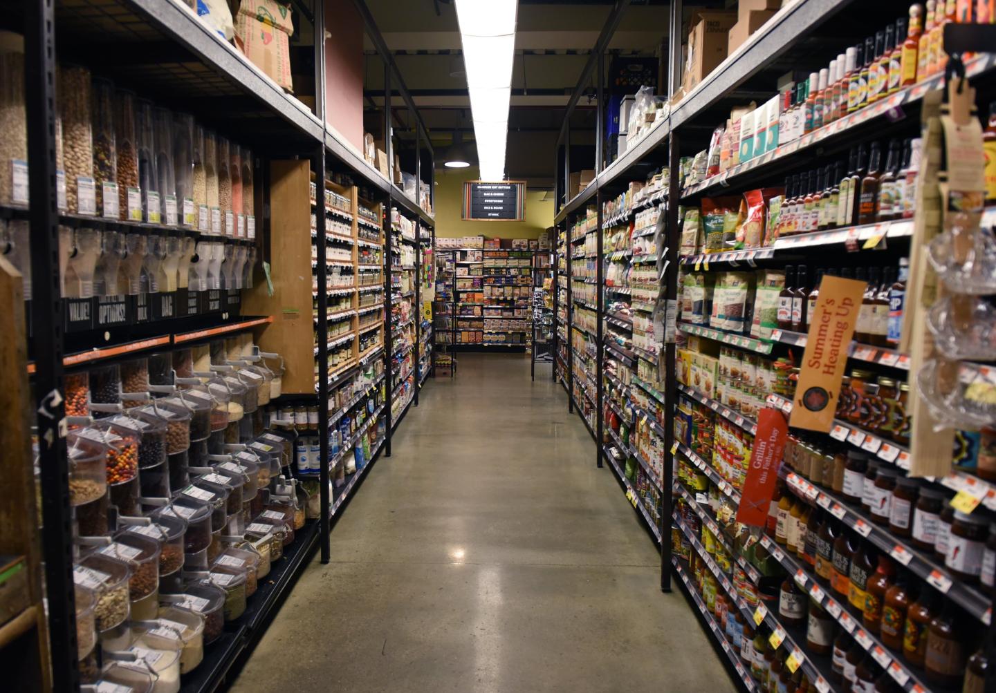 US-AMAZON-WHOLEFOODS-MERGER-RETAIL-FOOD-ECOMMERCE