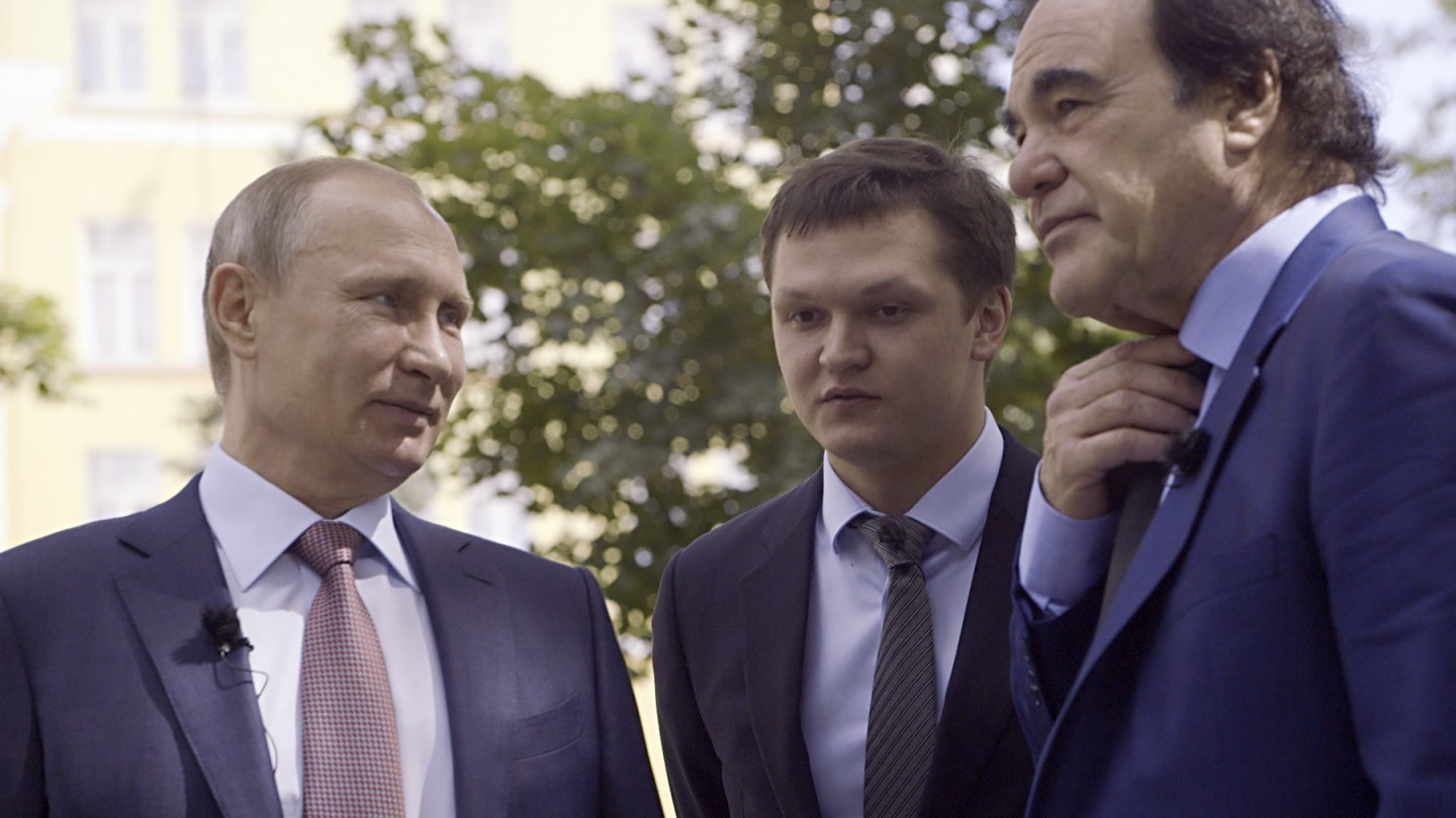 A scene from the Showtime documentary THE PUTIN INTERVIEWS. - Photo: Komandir/Courtesy of SHOWTIME Pictured: Russian President Vladimir Putin, interpreter Sergei Chudinov and Oliver Stone