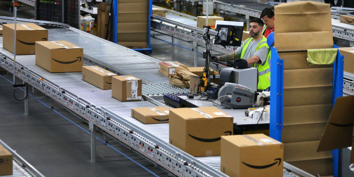 Amazon Testing UPS, FedEx Rival Delivery Service: Report | Fortune