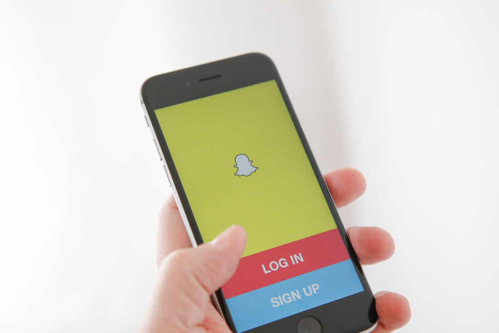 Snapchat now allows Snaps without time limit.